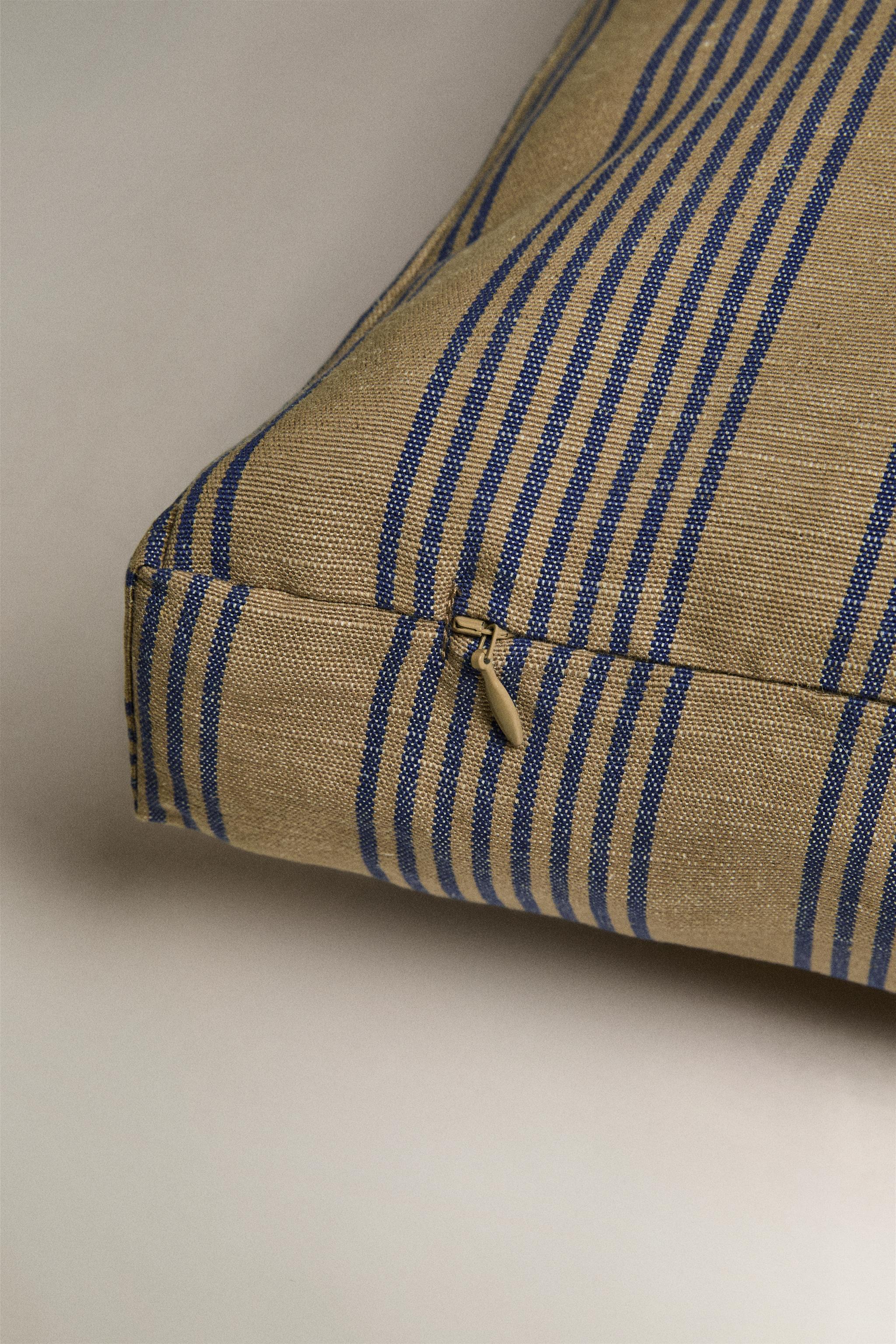 COUSSIN DE CHAISE À RAYURES
